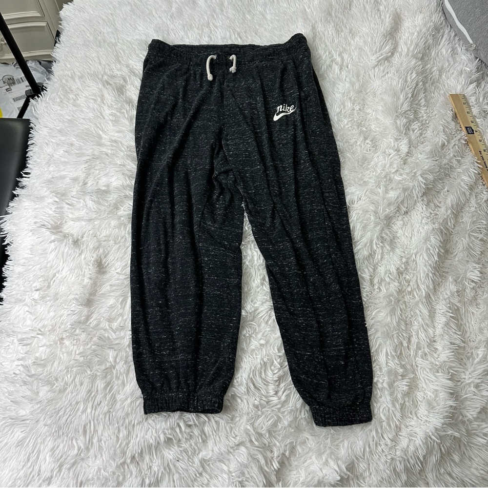 Women’s Grey and White Medium Nike Cuffed Capris Sweatpants